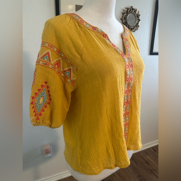 Savanna Jane Tops - Savanna Jane Bohemian Embroidered Top ✨